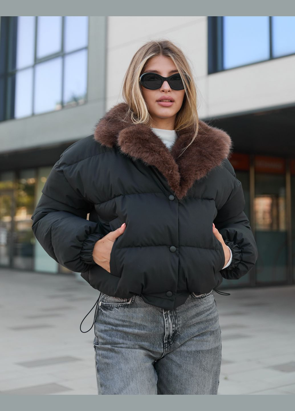 Чорна зимня куртка MN