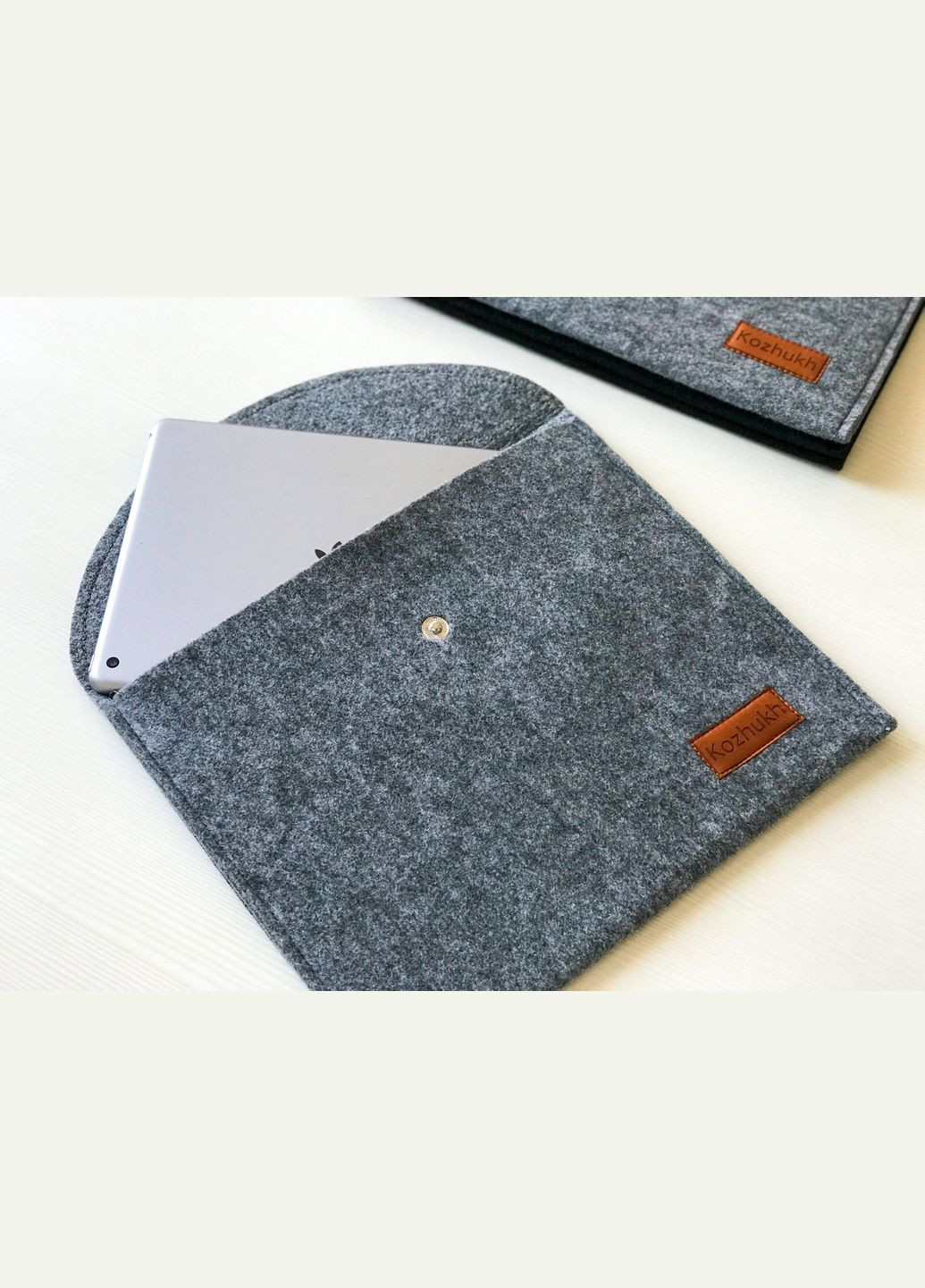 Універсальний чохол з корку Montado для смартфона 4.7" дюйма No Brand (324234186)