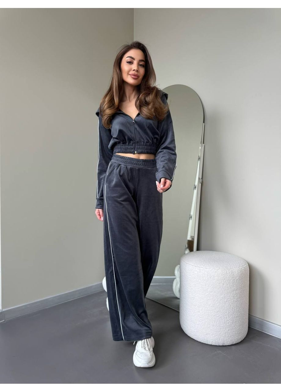 Жіночий велюровий костюм Avanti (352711229)