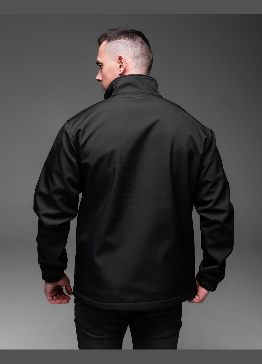 Черная демисезонная куртка на флисе softshell водоотталкивающий плотный материал No Brand