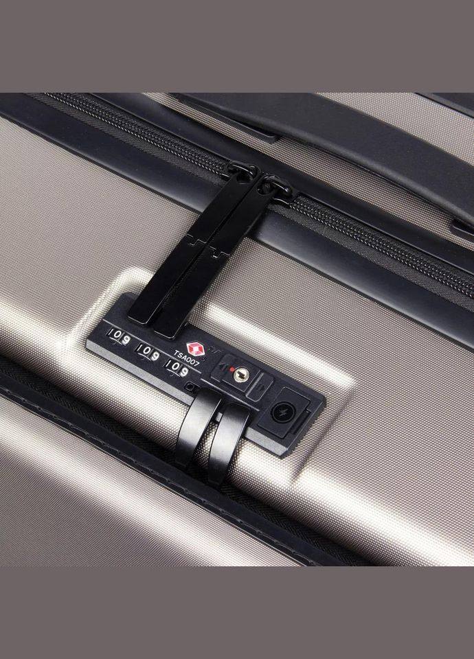 Комплект пластиковых чемоданов из двух штук 18-5033 (20-25) какао (S - 56 х 33 х 23 (40л), M - 66 х 43 х 27 (70л)) COOLIFE (322169520)