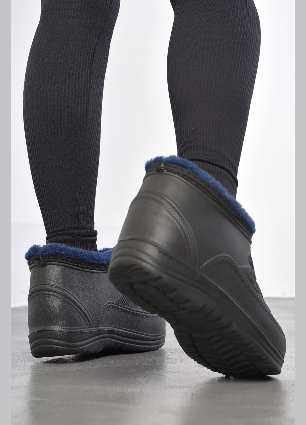 Галоши женские на меху черного цвета Let's Shop (302660741)