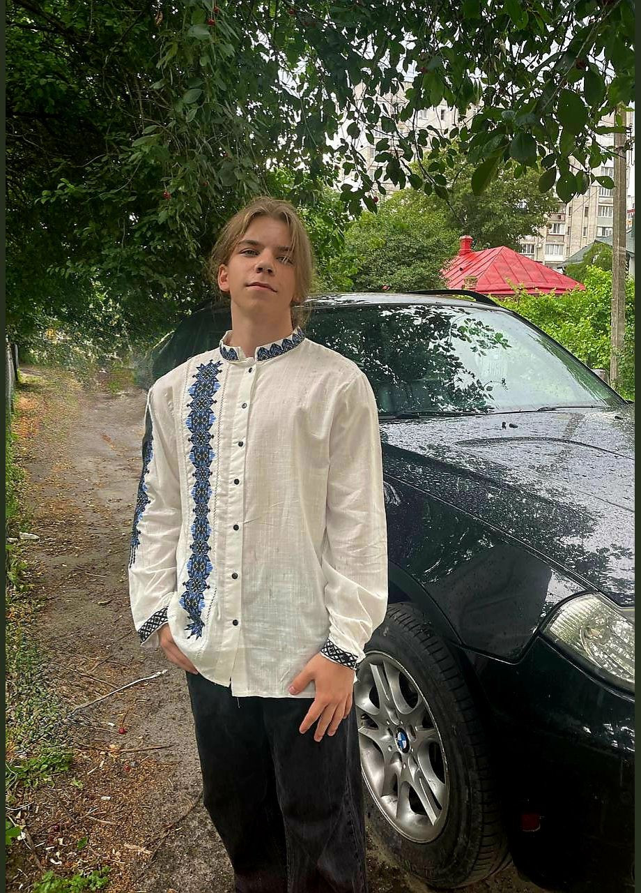 Біла чоловіча бавовняна сорочка вишиванка з яскравою вишивкою збоку та рукавах You Best (341491761)