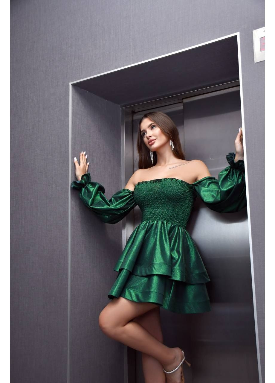 Изумрудное праздничный праздничное платье с пышной юбкой и открытыми плечами с открытыми плечами MonCher