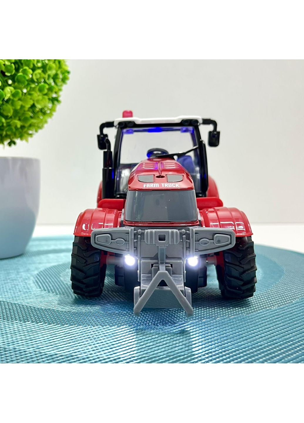 Трактор на радіокеруванні масштаб 1:24 підсвічування Червоний (HJ8011) No Brand (354821000)