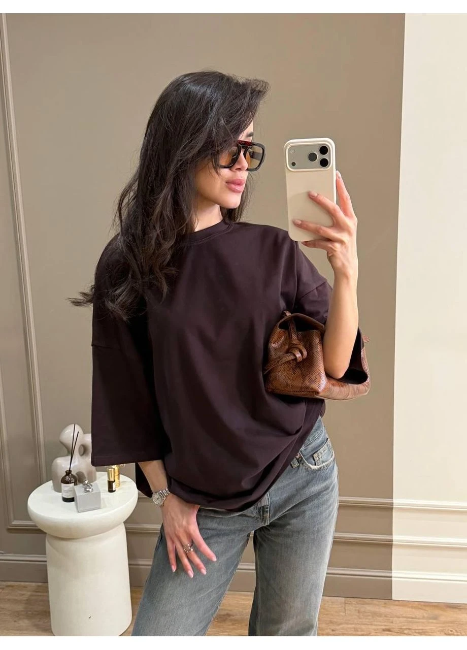 Коричневая женская футболка oversize трендовая базовая casual No Brand - (395358187)