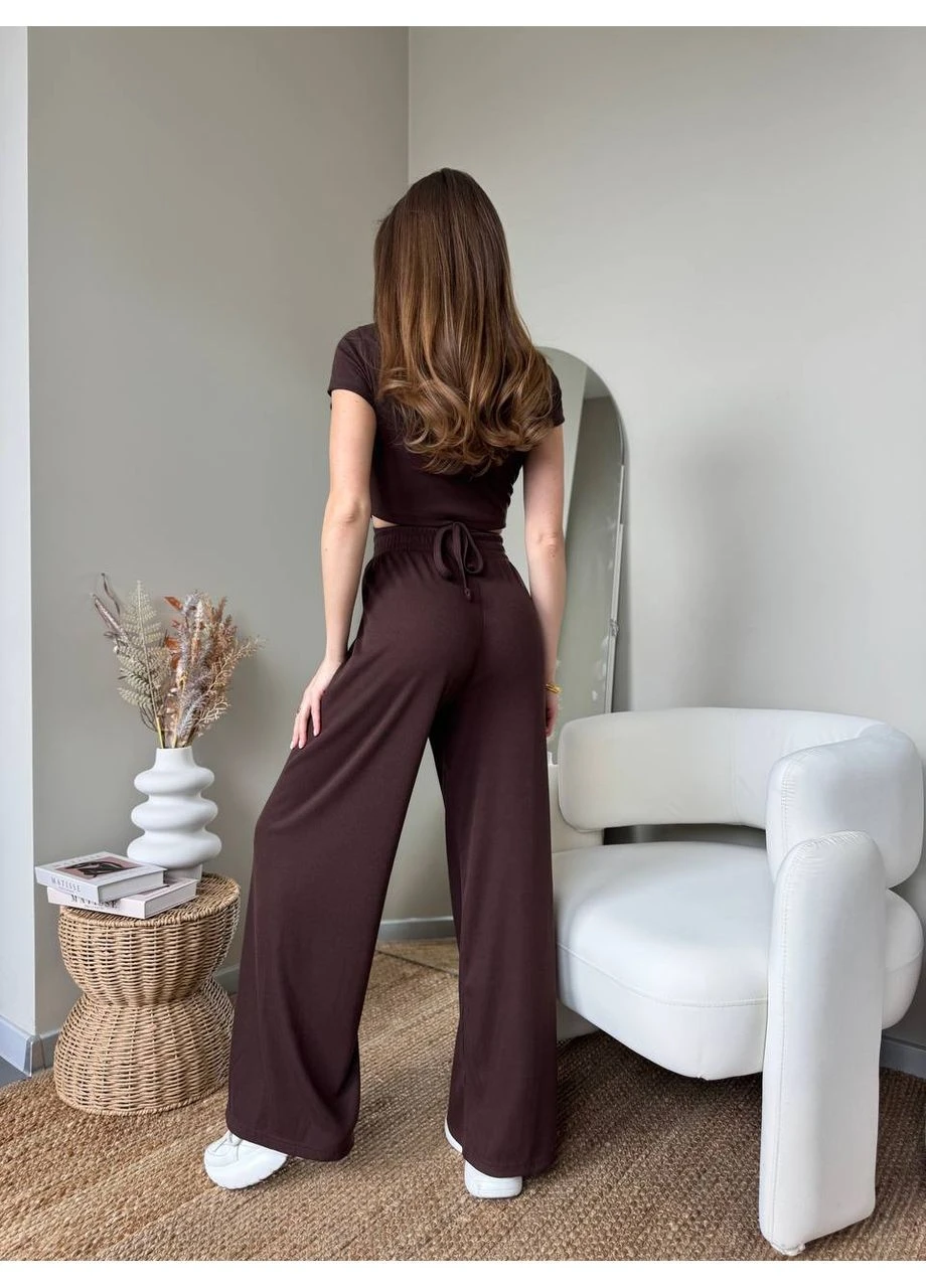 Трикотажный костюм. Брюки палаццо и футболка с вырезом. No Brand (399457351)
