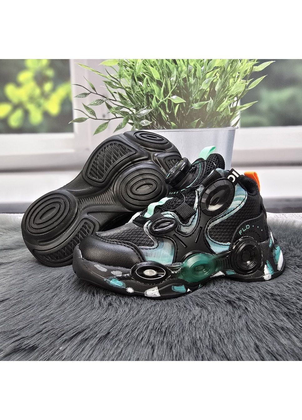 Черные демисезонные кроссовки подростковые Paliament