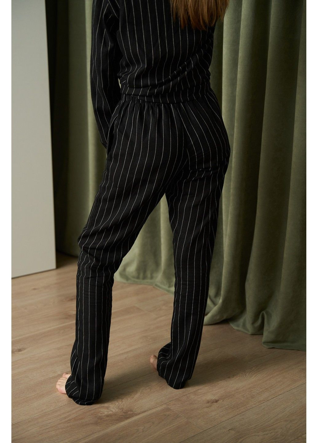 Черная всесезон пижама женская в полоску лен linen strip черная Handy Wear