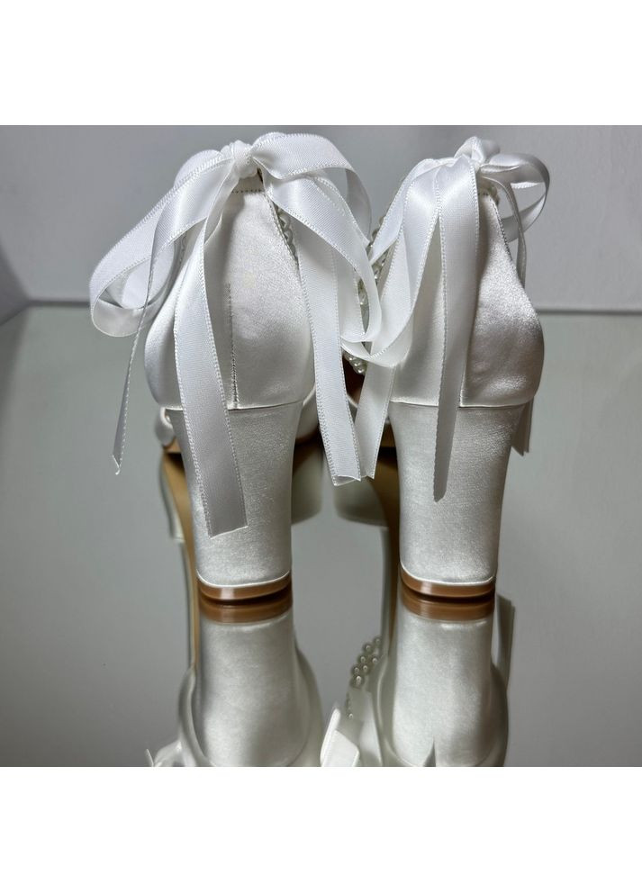 No Brand Женские туфли Свадебные атласные ремешком с жемчугом и брошью жемчуг цветок (снимается) 7,5 см белый з текстиль, — (351394353)