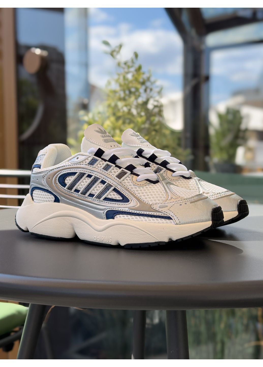 Белые демисезонные кроссовки мужские аdidas ozmillen white silver black if4015 адидас No Brand