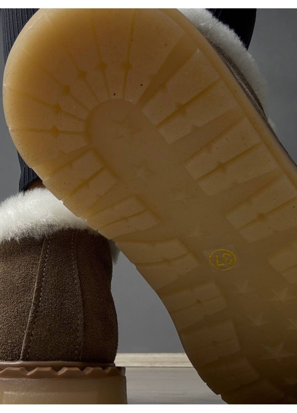 Черевики жіночі 69-3 лофери замшеві на хутрі бежеві Hengji (363619181)