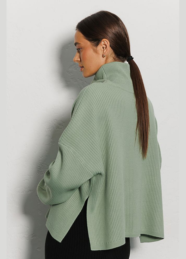 Салатовый женский вязаный свитер оверсайз фисташковый с разрезами по бокам Arjen