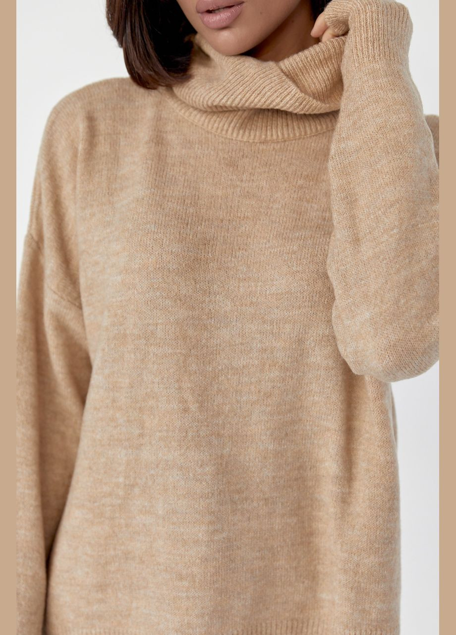 Светло-коричневый демисезонный женский свитер oversize с разрезами по бокам 06010 Lurex