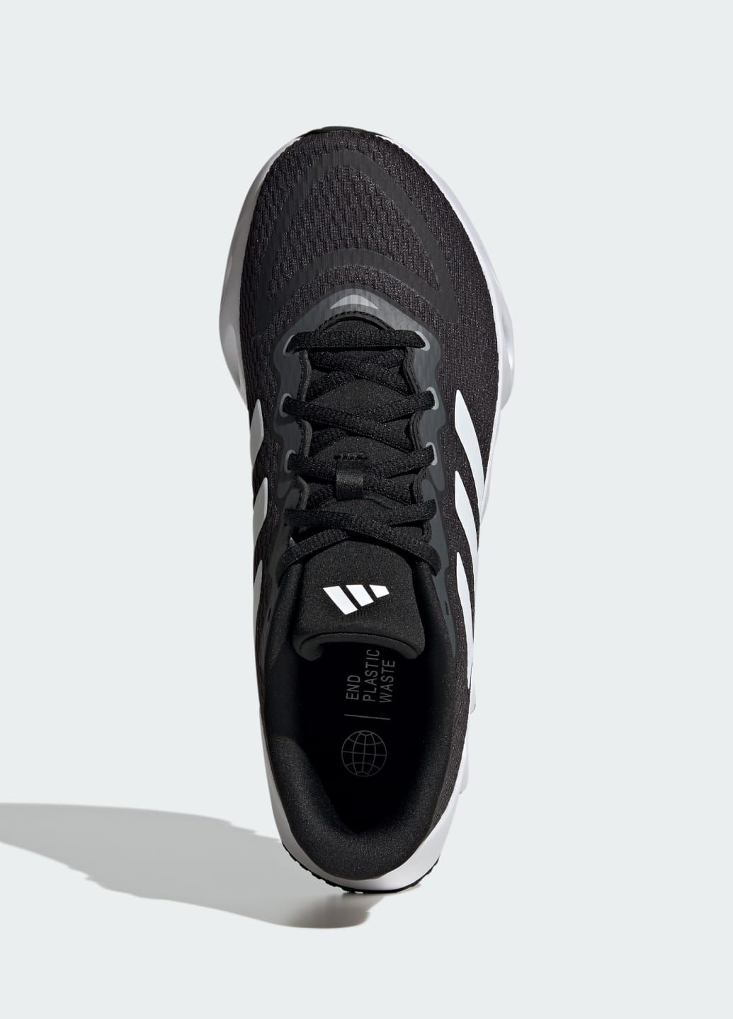 Черные всесезонные беговые кроссовки switch run adidas