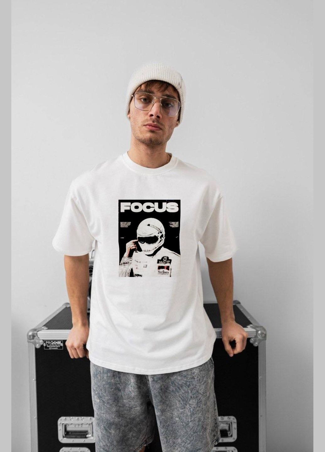 Белая стильная мужская футболка focus оверсайз белая Freedom