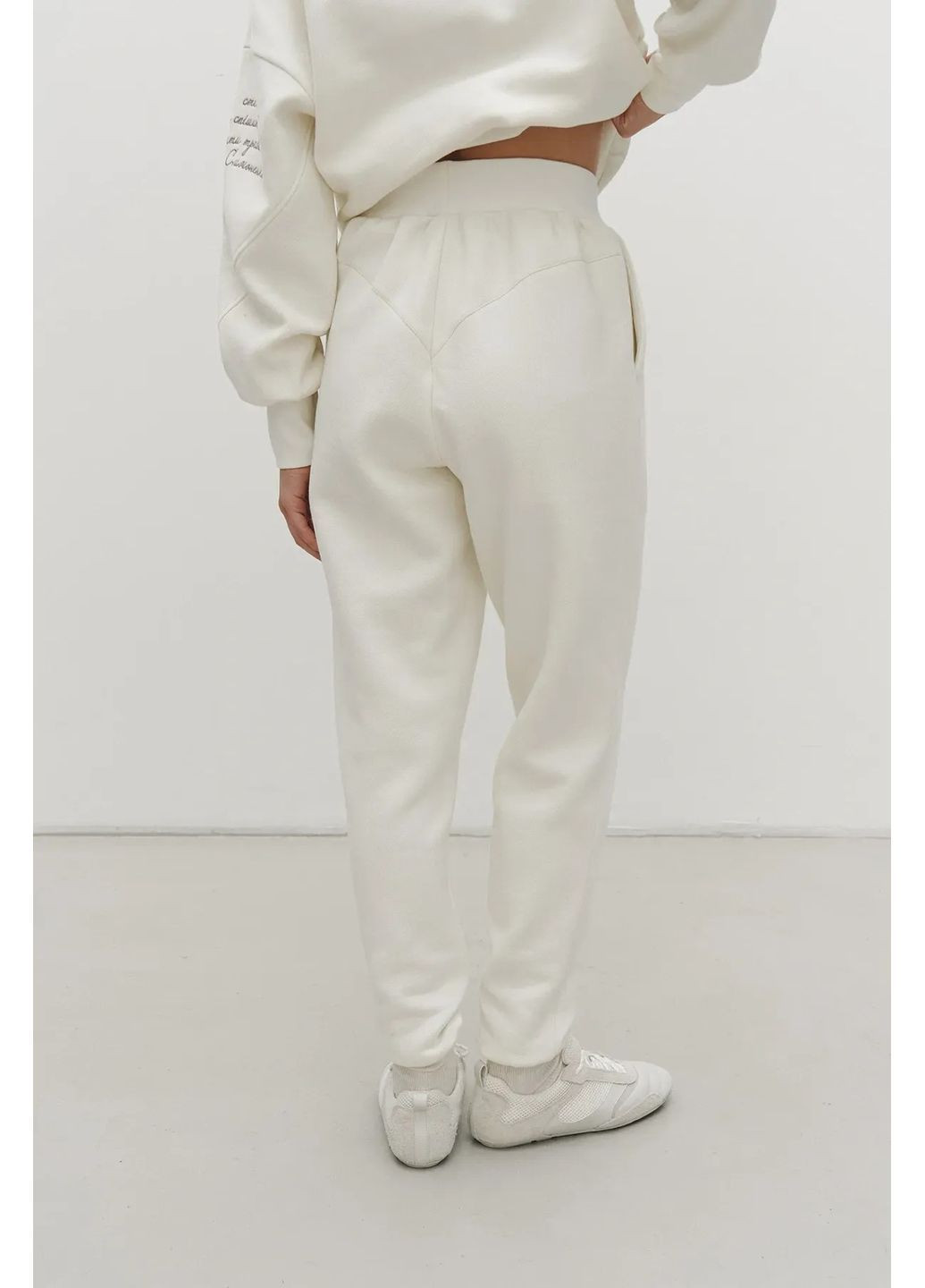 Костюм з оригінальною вишивкою (світшот, штани), колір Білий Rica Mare (367831688)