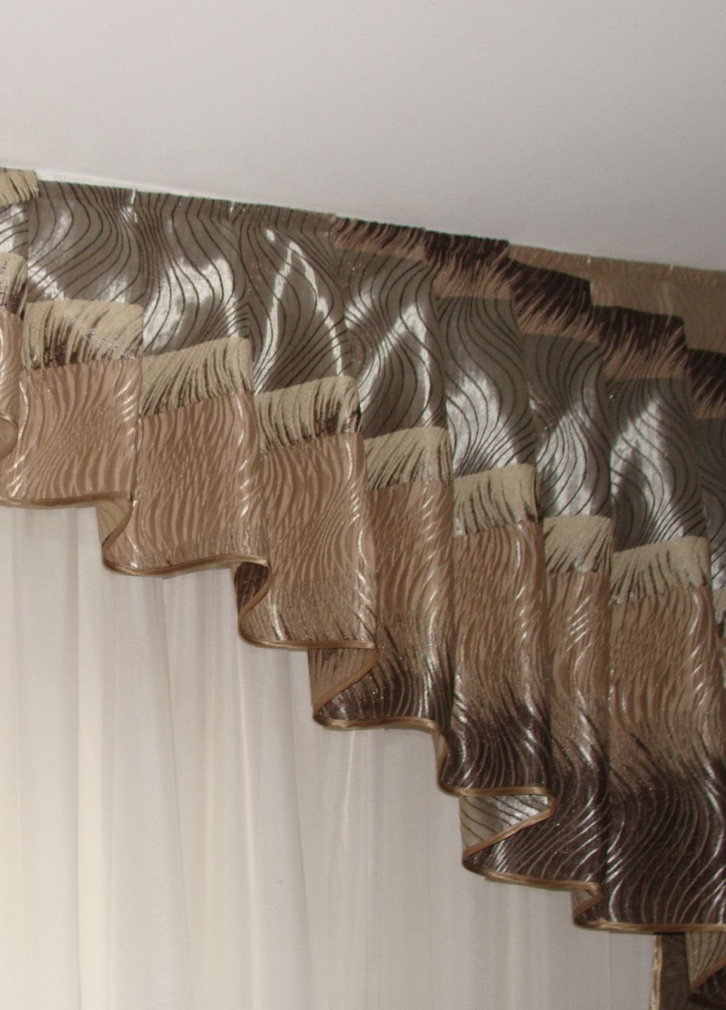 Жесткий ламбрекен ассиметричный 3м бежевый (81ж) Firanka Exclusive (340112016)