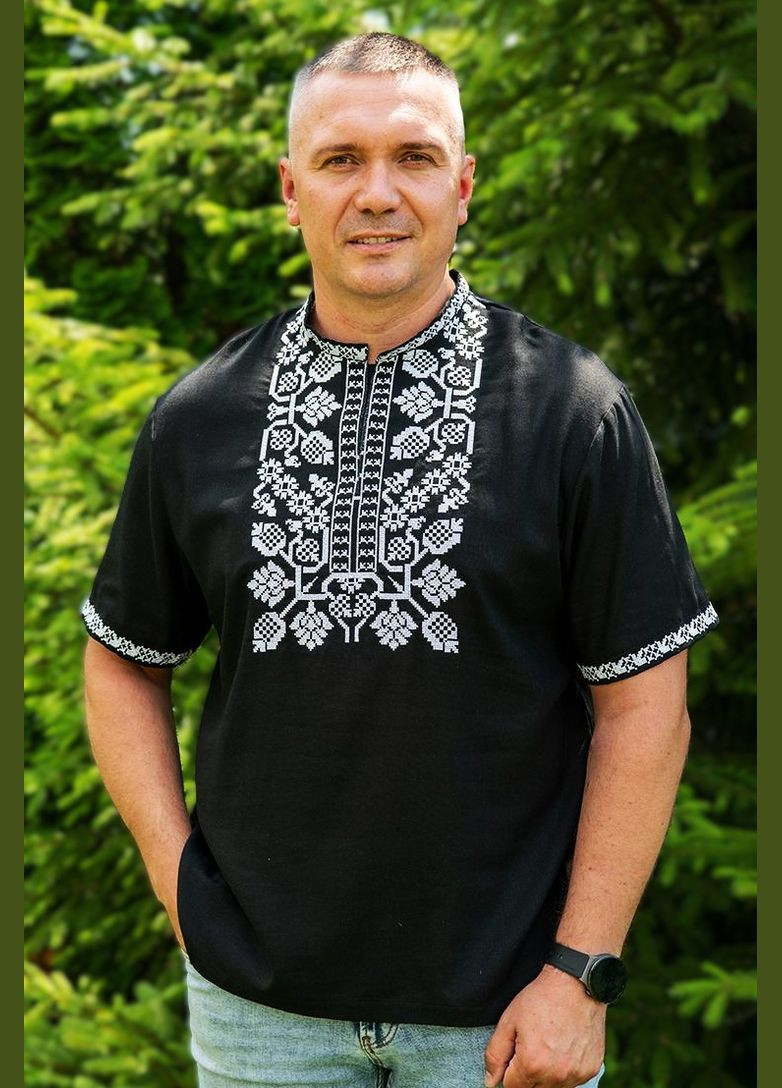 Чорна лляна чоловіча вишиванка з коротким рукавом, чорна сорочка з білим орнаментом приталена, вільна, пряма льон (316702273)