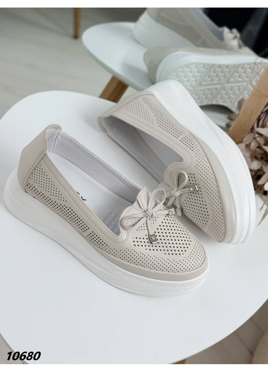 Бежевые мокасины Vakko