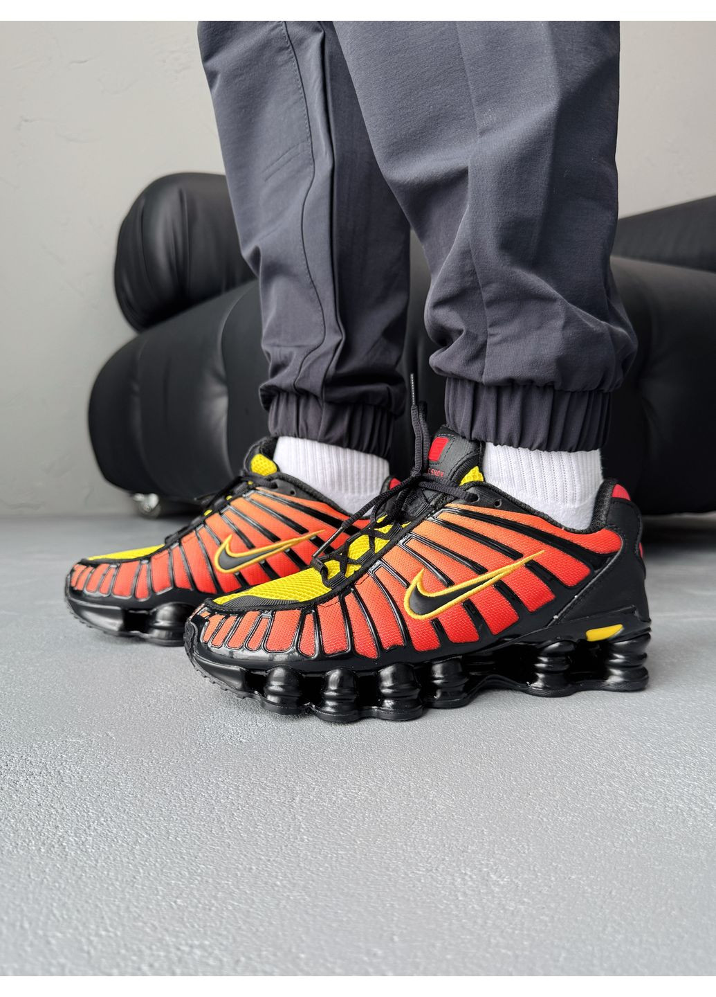 Черные демисезонные кроссовки мужские nike shox tl black / orange найк шокс тл No Brand
