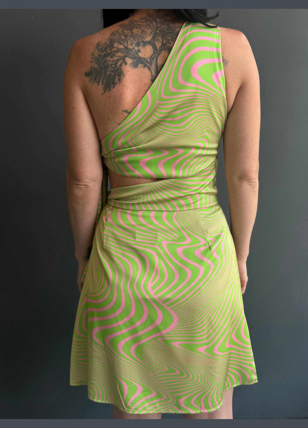 Кислотно-зеленое платье LeGer