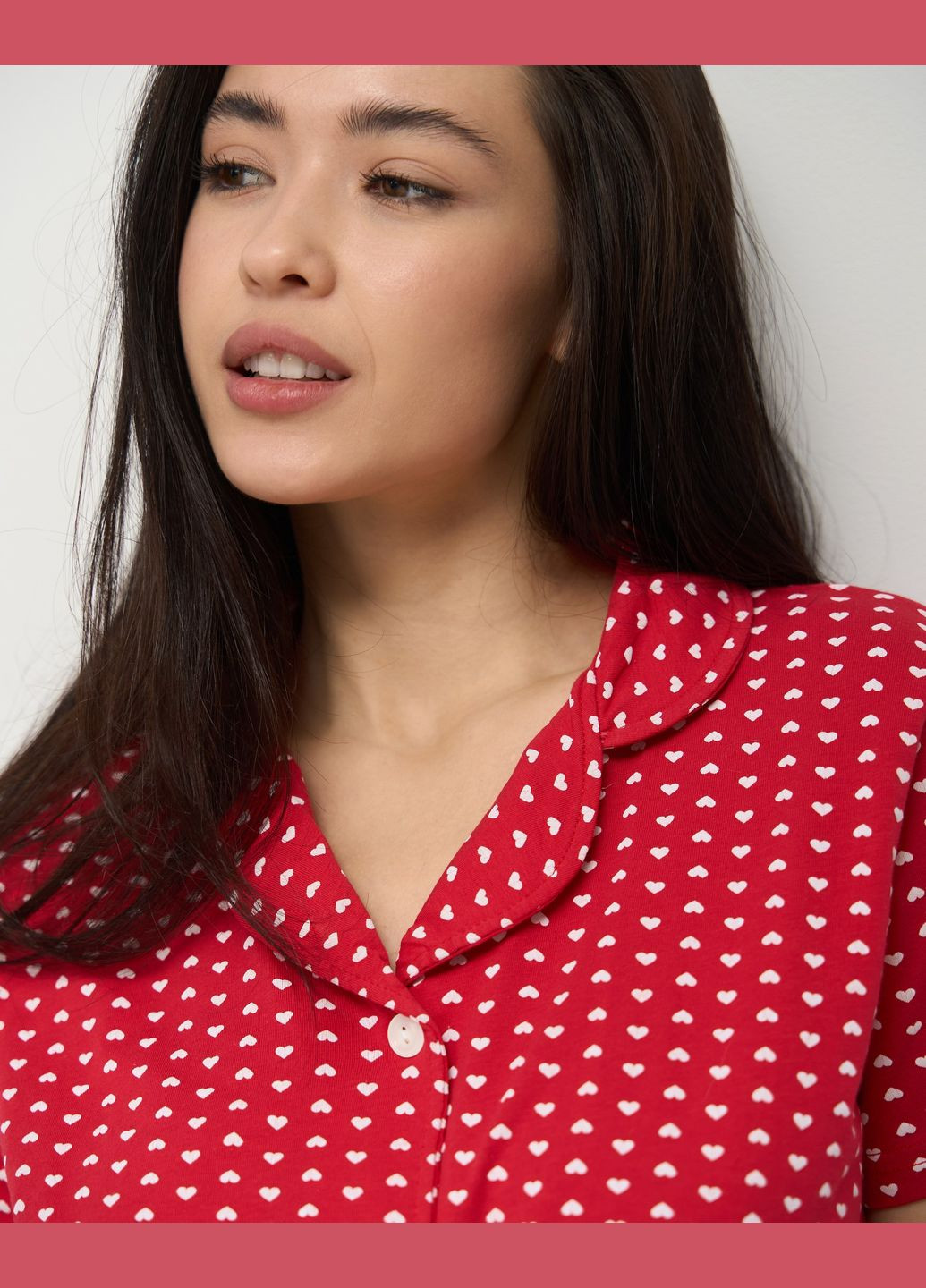 Червона всесезон піжама "сердечки" з шортиками та принтом дрібних сердечок футболка + штани Nicoletta