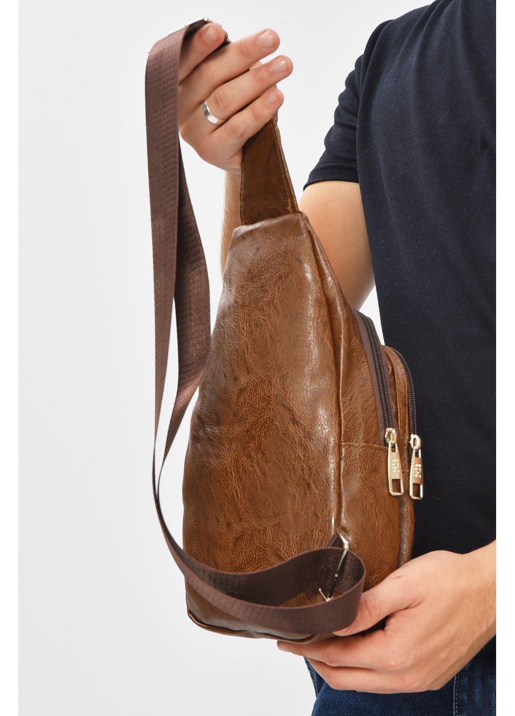 Сумка чоловіча через плече з екошкіри коричневого кольору Let's Shop (364846411)