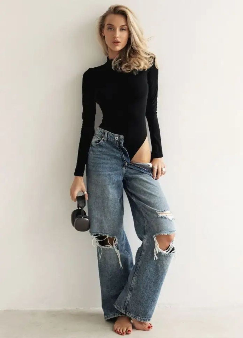 Базовый приталенный боди с длинными рукавами, открытой спиной и стойкой комром Україна (328214612)