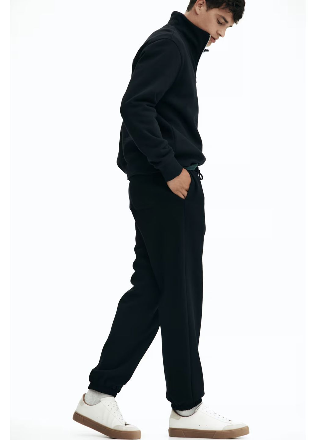 Черные демисезонные брюки H&M