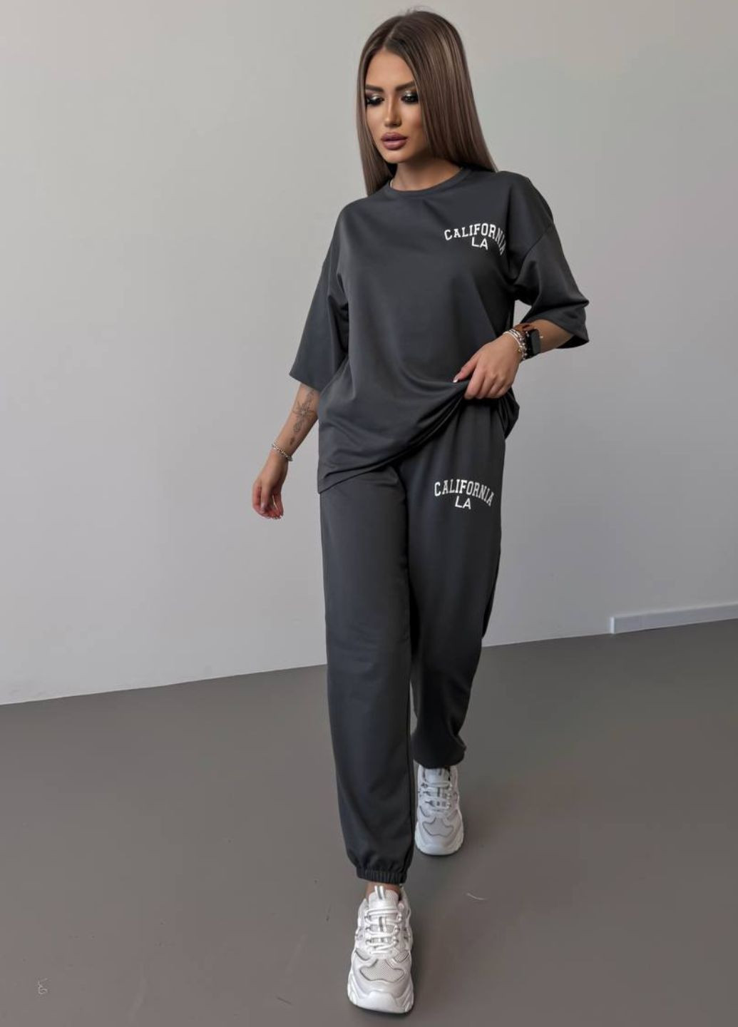 Базовый повседневный оверсайз костюм двойка с накатом: футболка+джогеры Україна (328392163)