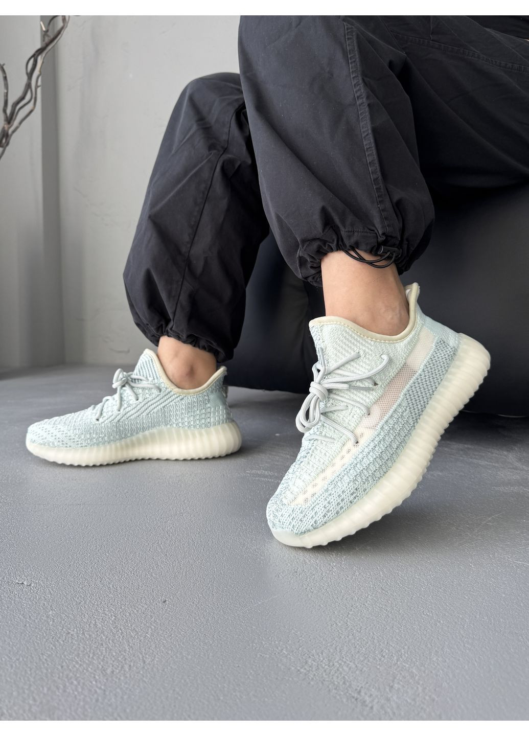 Кросівки жіночі і чоловічі adidas Yeezy 350 V2, Cloud White | Адідас Ізі 369 білі демісезони (370709442)