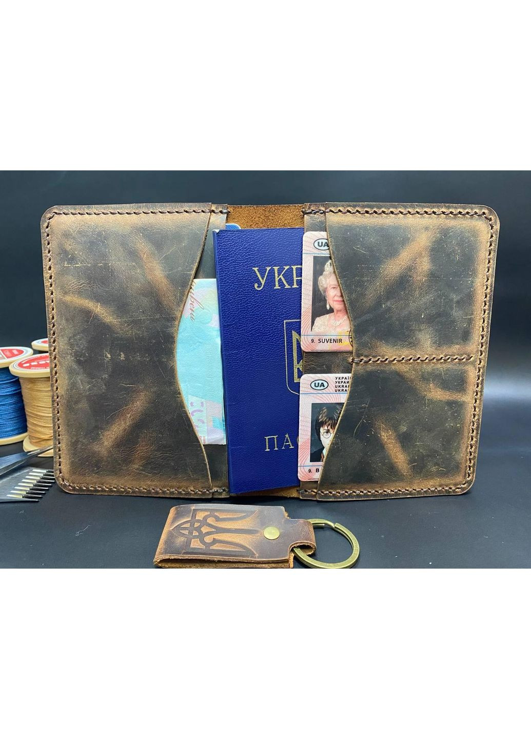 Портмоне для документов с гербом из натуральной кожи. Обложка для паспорта. Докхолдер Коричневый цвет No Brand (356508790)