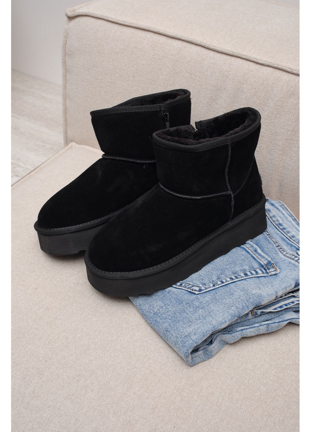 Зимові замшеві уггі чорного кольору на високій підошві з боковою змійкою, стильне та тепле взуття для щоденного носіння PL PS (363984985)