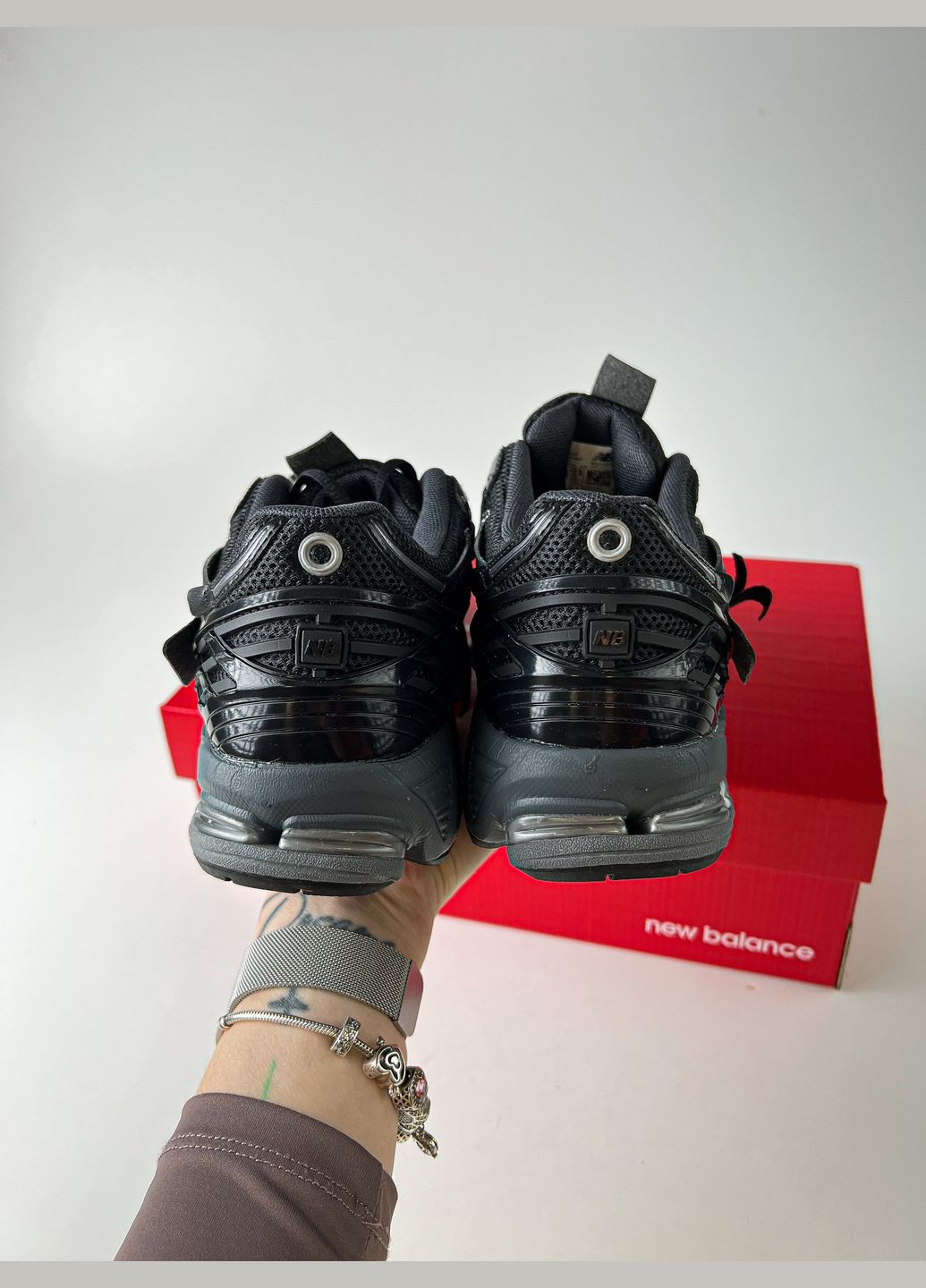 Чорні всесезон кросівки Vakko