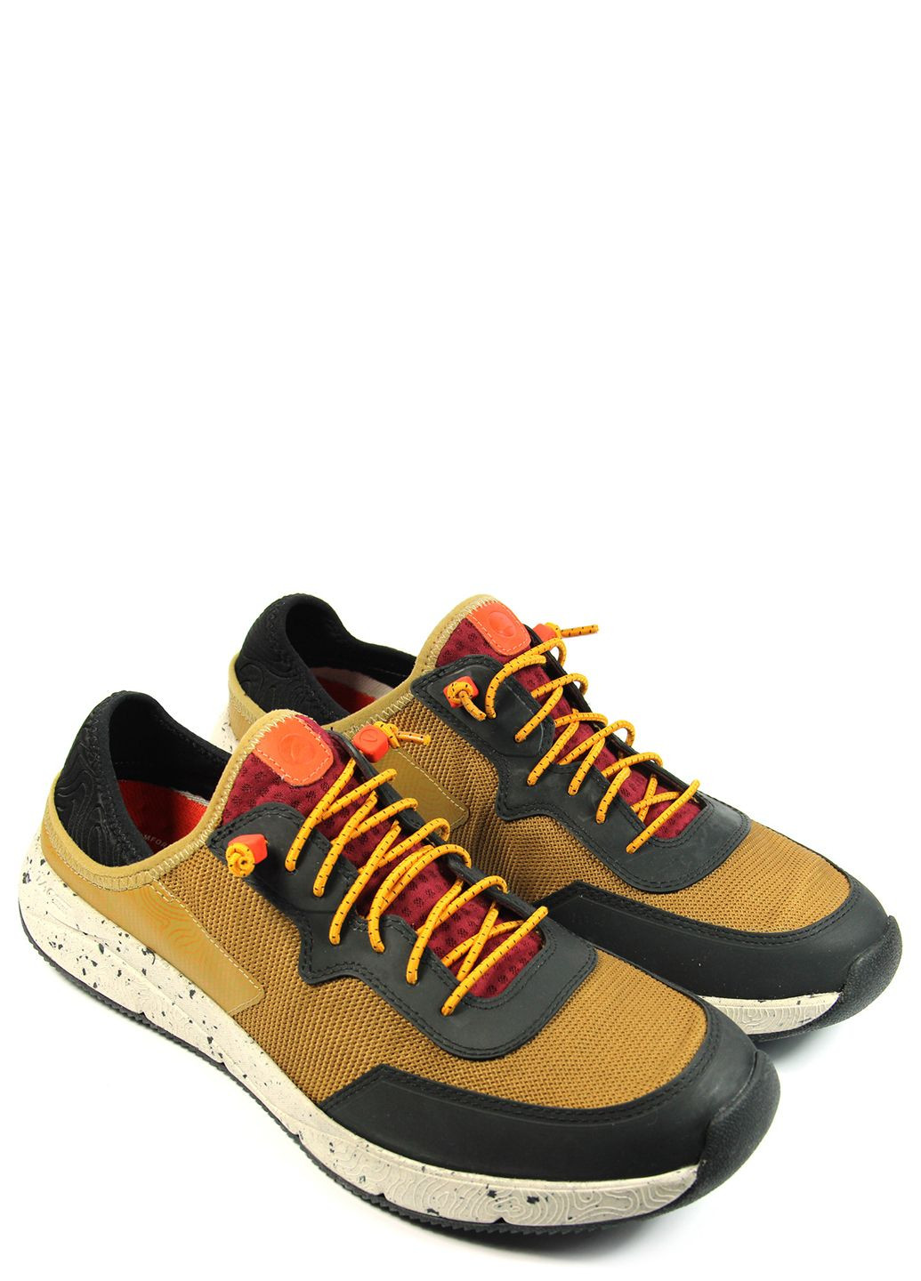 Цветные демисезонные мужские кроссовки davis low Clarks