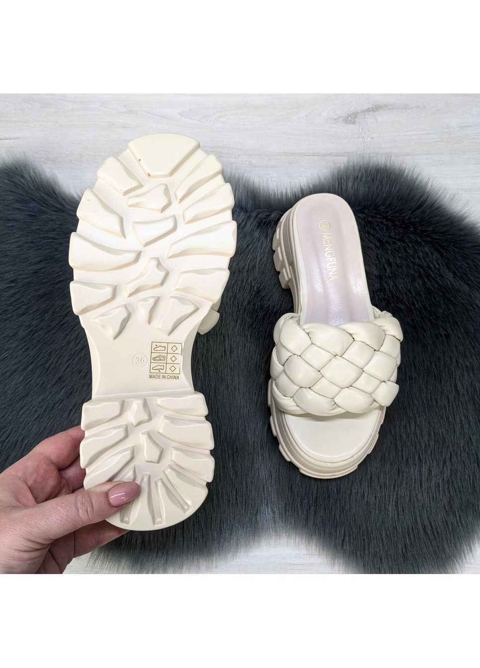 Бежевые шлепанцы женские эко-кожа на платформе Mengfuna