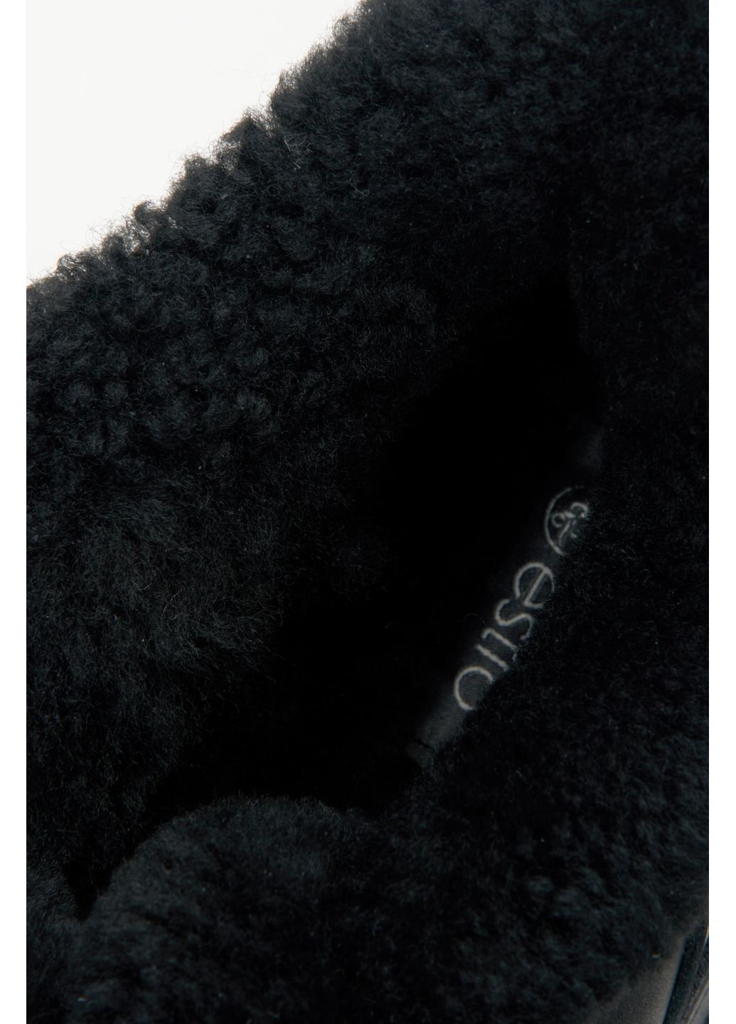 Зимние ботинки-спорт, цвет черный Estro