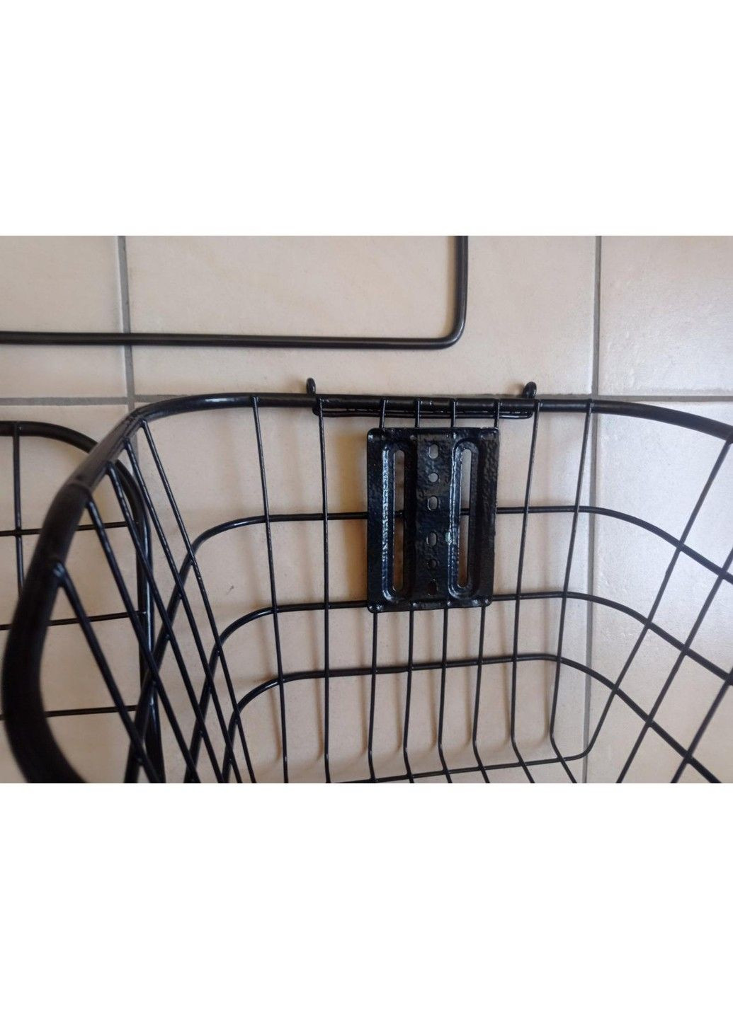 Корзина велосипедная Baisike стальная с крышкой, черная No Brand (359457277)