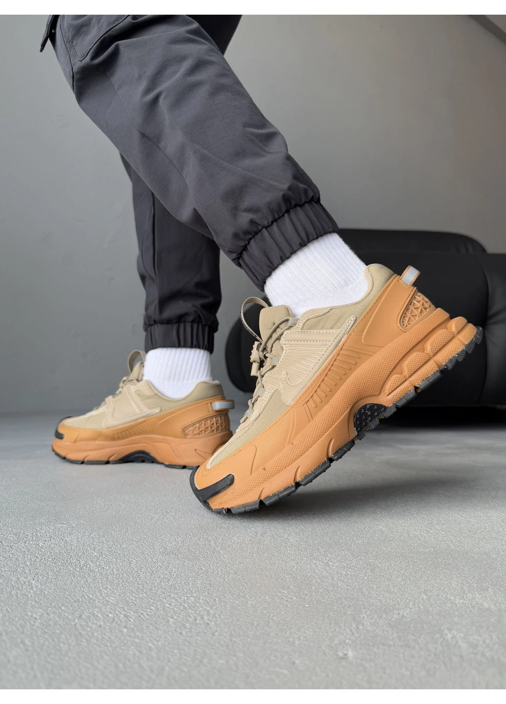 Бежевые летние кроссовки nike zoom vomero roam beige найк вомеро роам No Brand