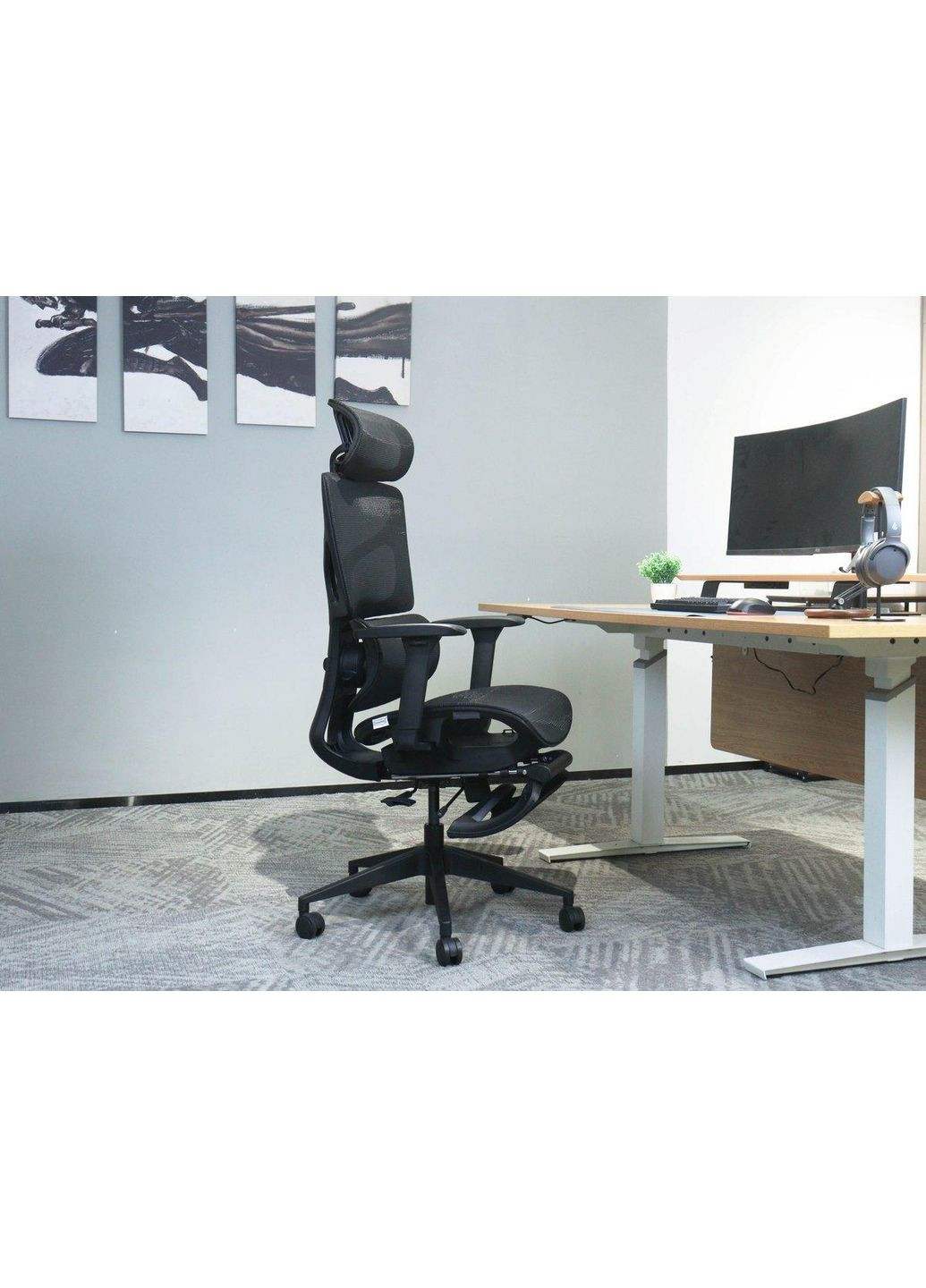 Крісло поворотне MARKUS F чорна сітка/чорний каркас з підставкою для ніг Intarsio (367253573)