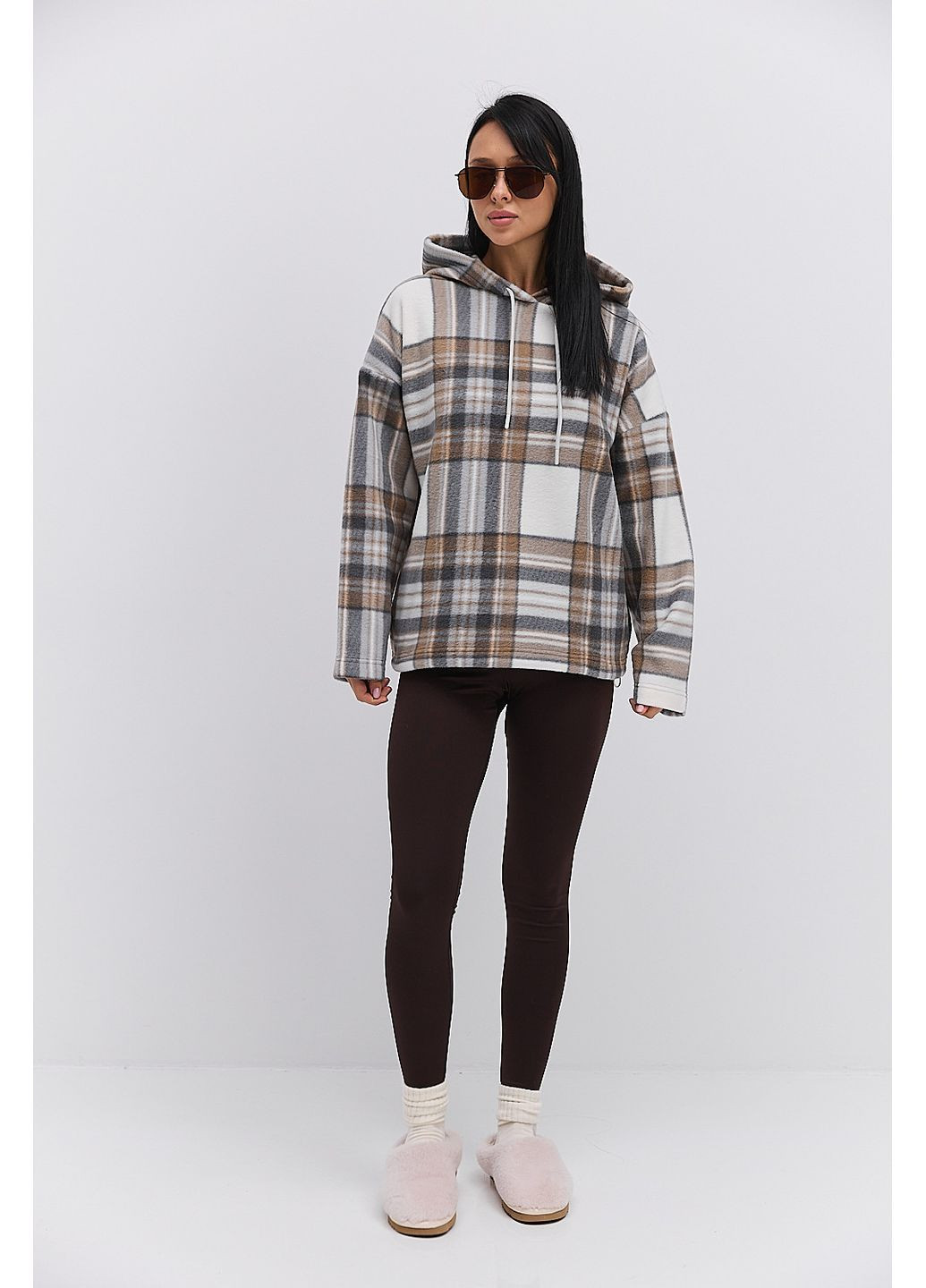Сірий жіночий флісовий світшот з капюшоном коричневий в клітинку Arjen (370601794)