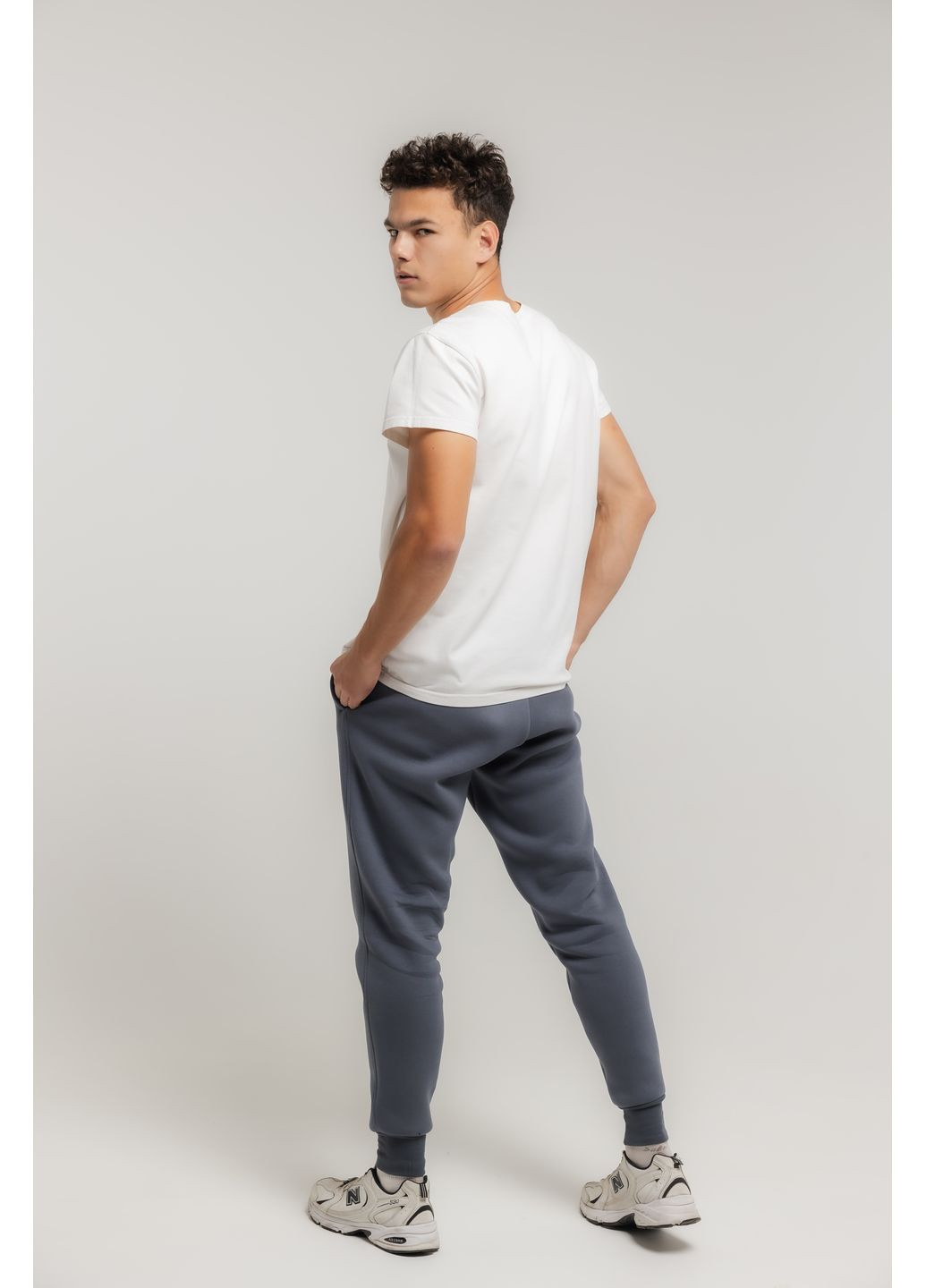 Серые спортивные, повседневный, кэжуал зимние зауженные брюки No Brand