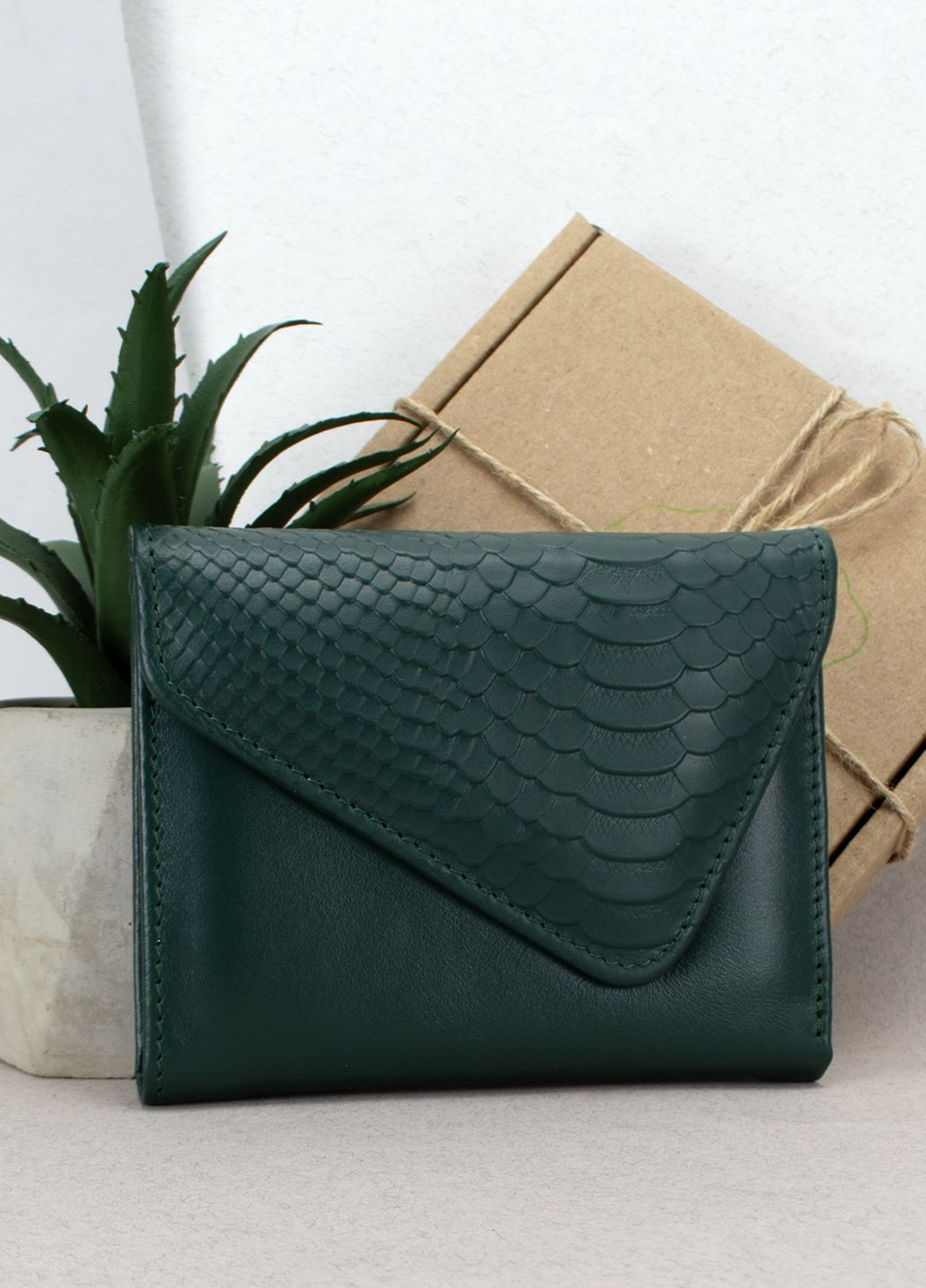 Подарунковий жіночий набір №90: гаманець Sabrina + обкладинка на паспорт (зелений пітон) HandyCover (283323790)