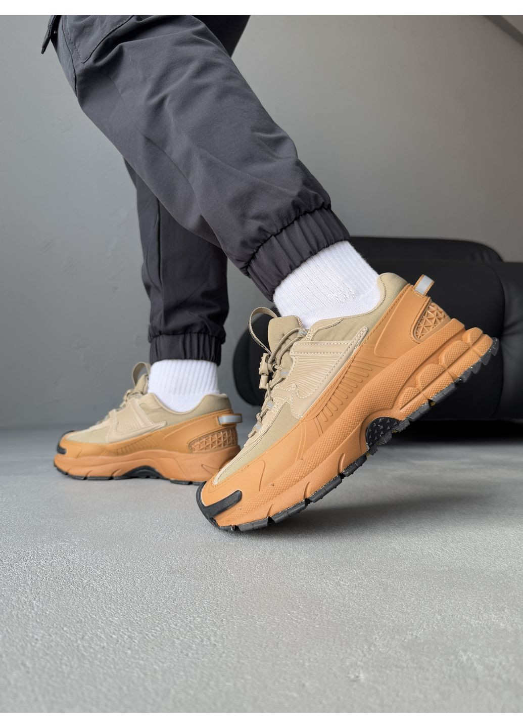 Бежевые демисезонные кроссовки мужские nike zoom vomero roam beige найк зум вомеро роам No Brand