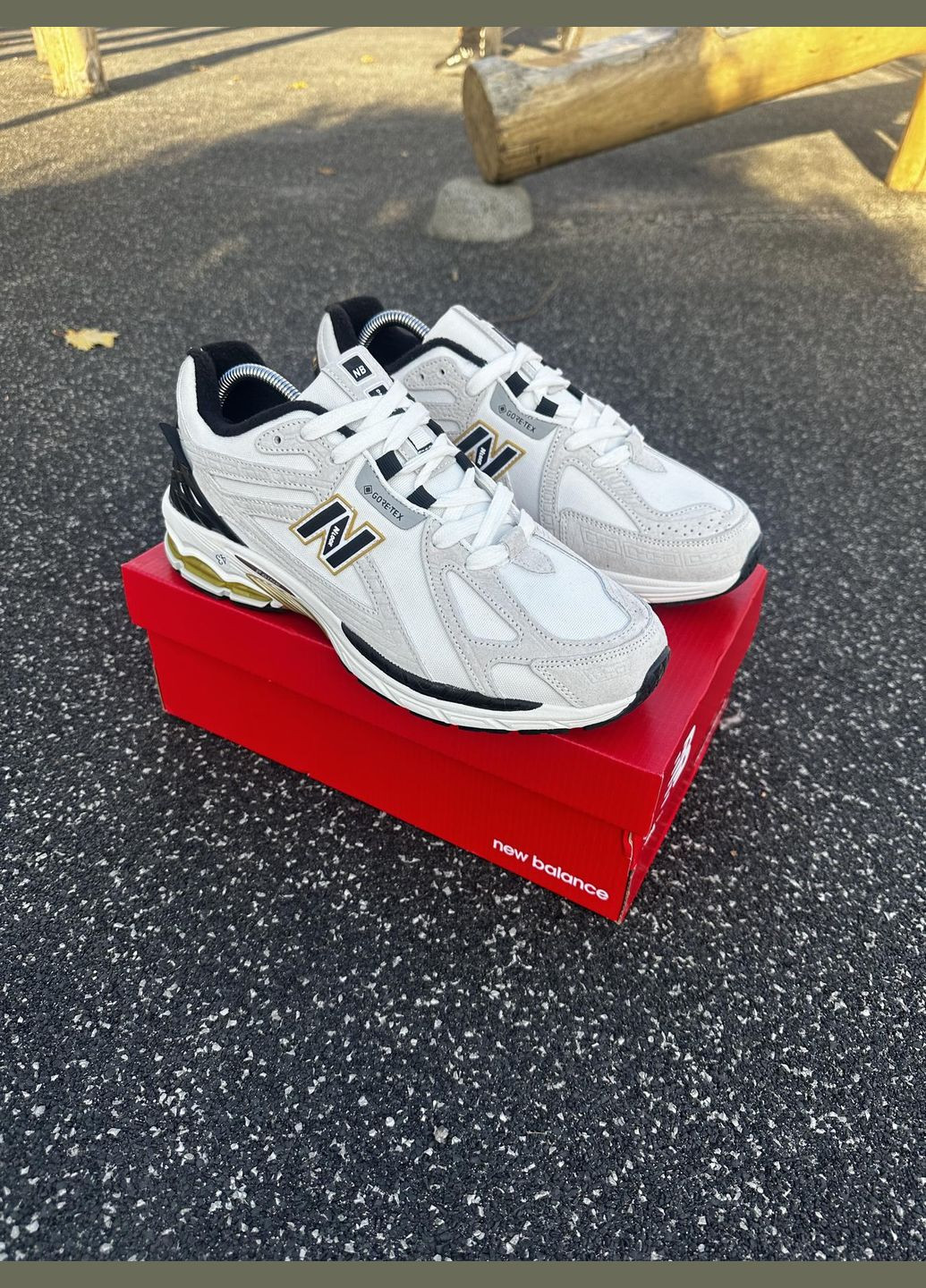 Белые демисезонные стильные термо кроссовки No Brand