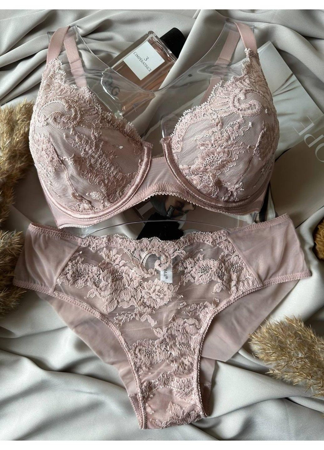 Пудровий жіноча нижня білизна комплект трусики+бюстгальтер пудровий Acousma