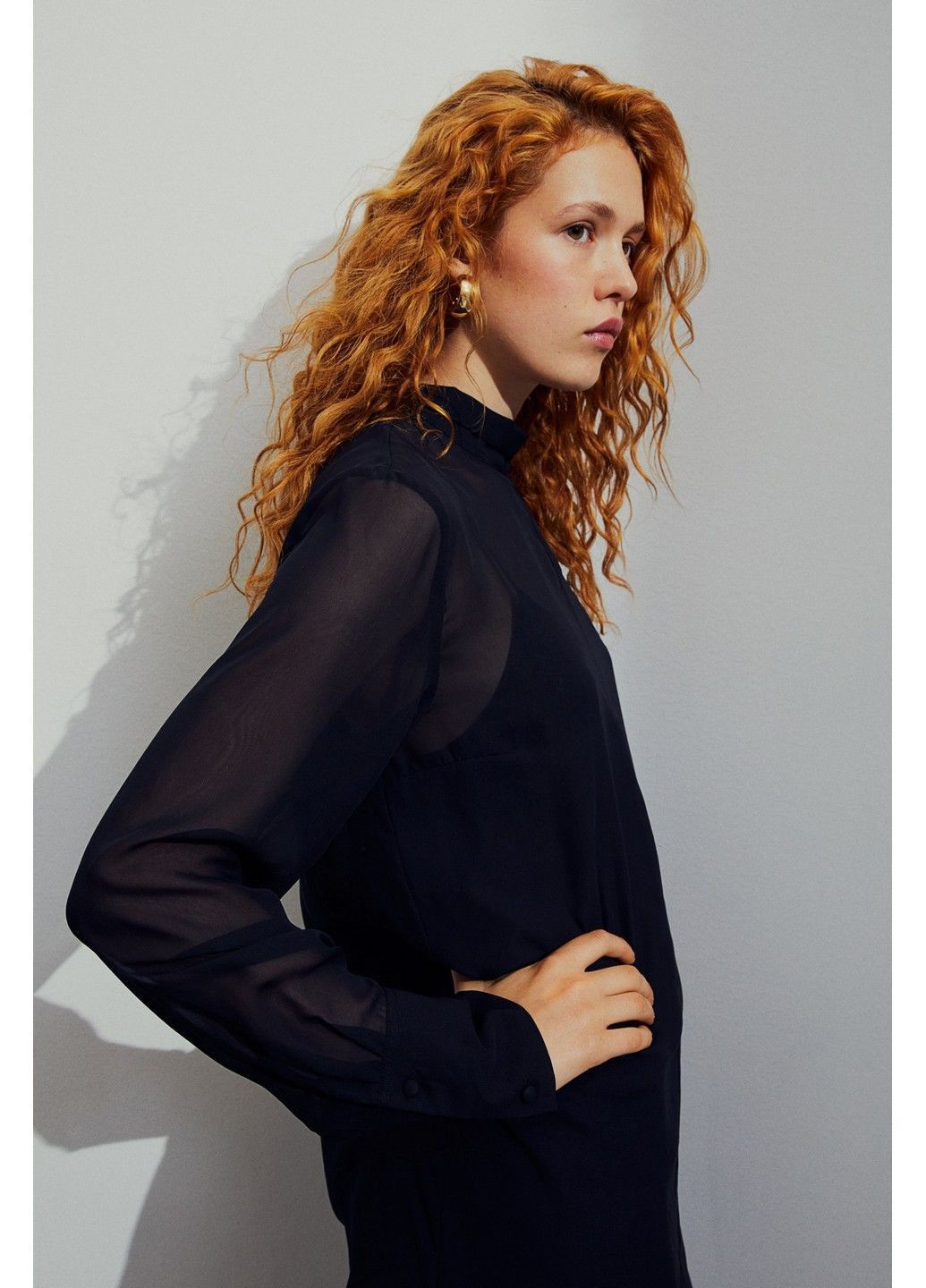 Черное кэжуал платье H&M однотонное