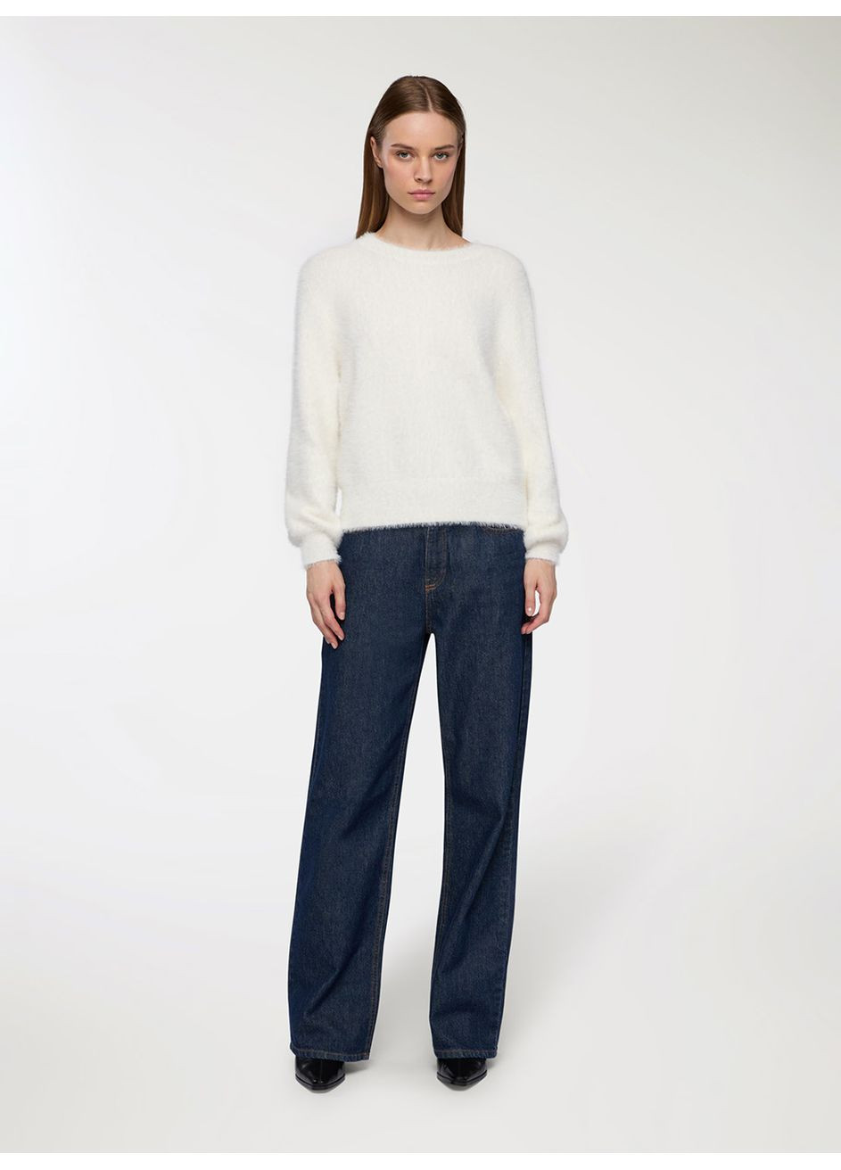 Белый зимний свитер женщин Terranova