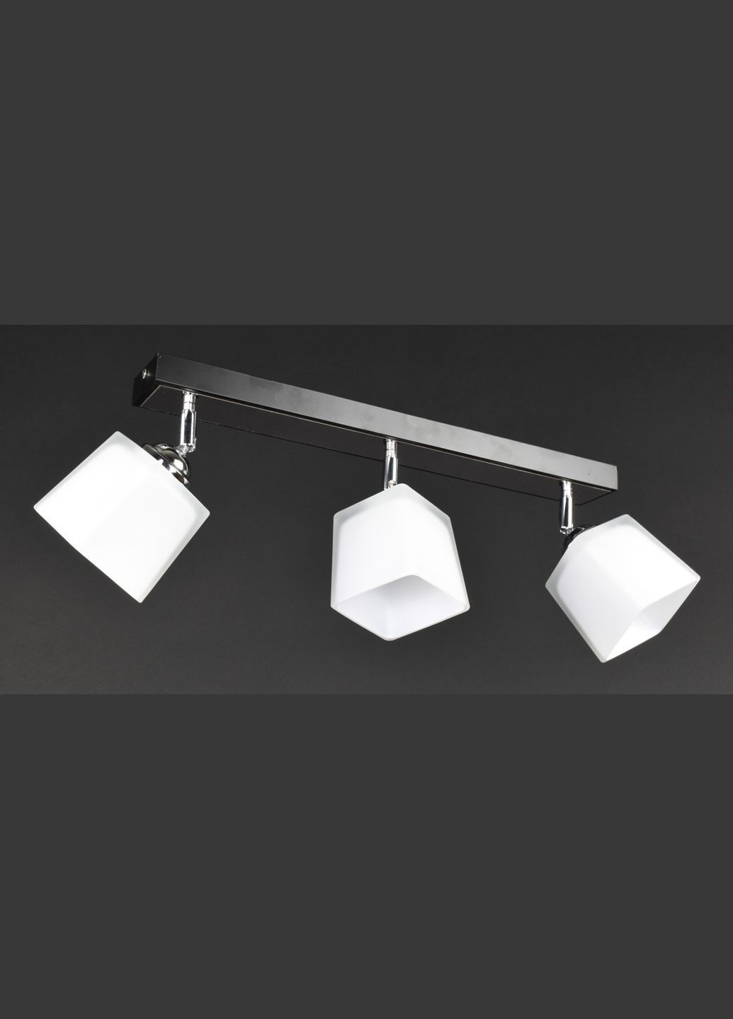 Люстра стельова на 3 лампочки 25222 Чорний 19х9х50 см. Sunnysky (364501255)